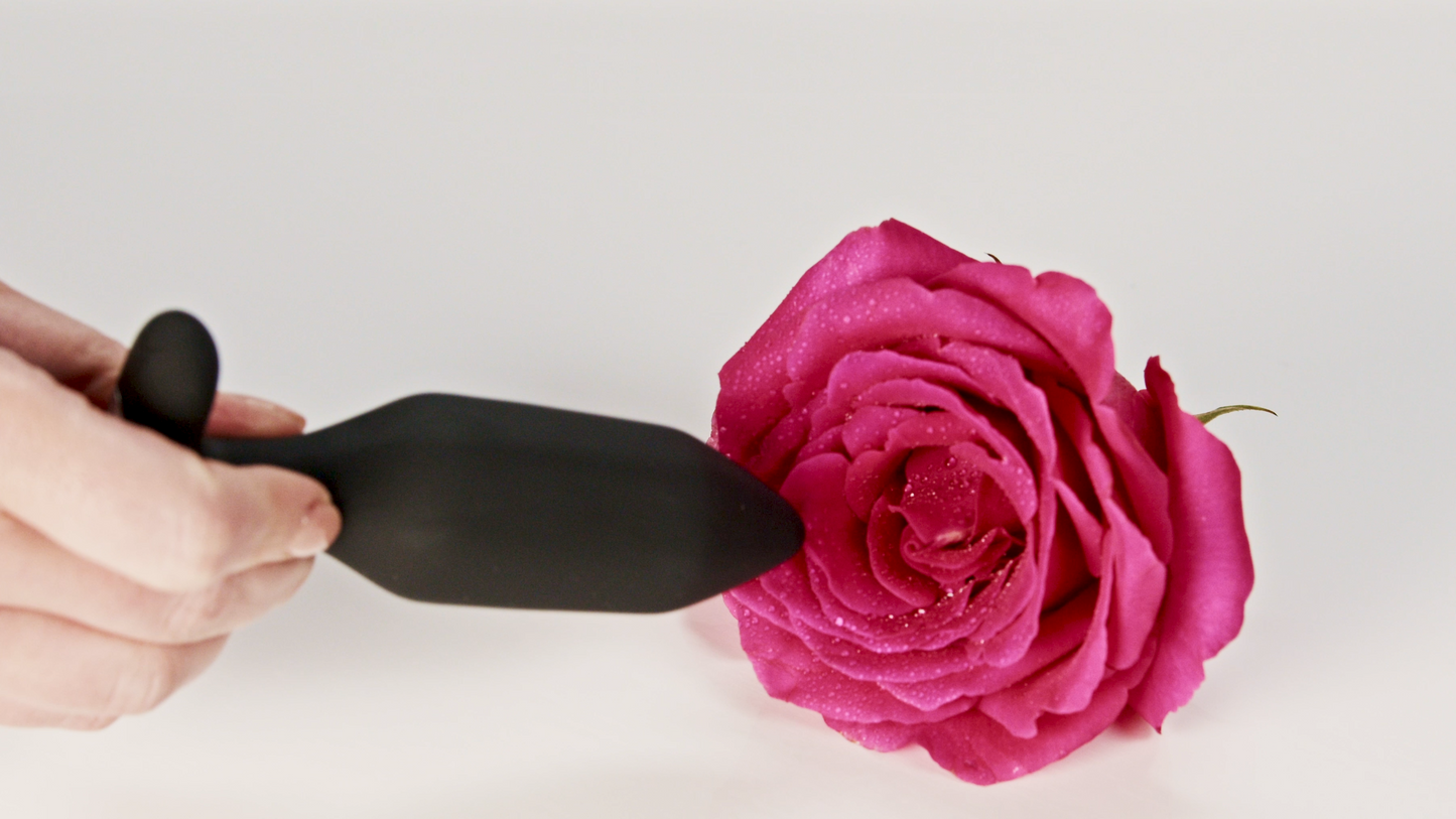 Onyx Vibrating Butt Plug for Strong Sensations